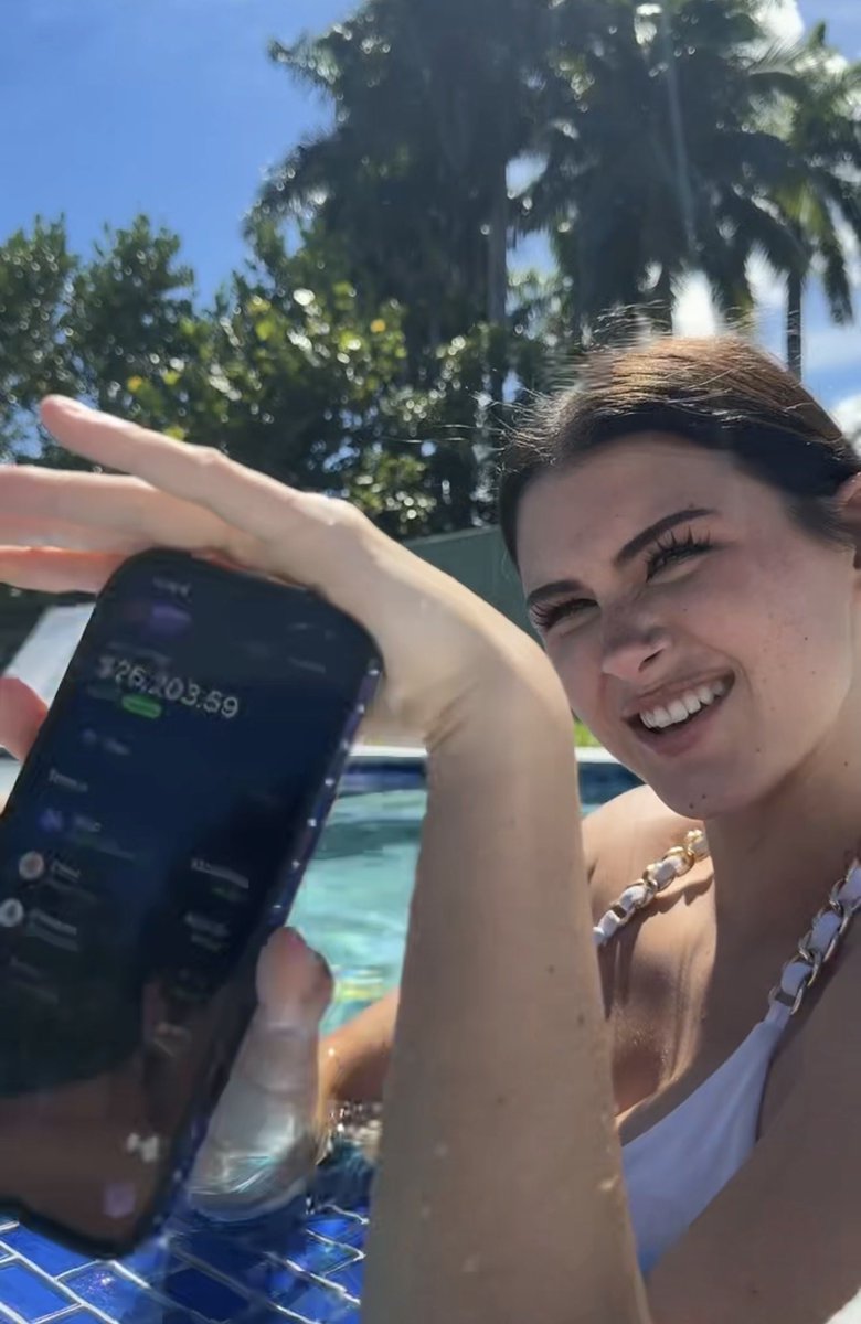 alorahzx's tweet photo. I hope I’m the rage bait that causes people to work harder. 

I’m an 18yr old crypto girl that is self made, with a Lamborghini making 5figs a month. 
I would be jealous too of my success and think it’s fake or blame it on a 
“man’s money” just bc I’m mad at myself 😂 https://t.co/IrEJUV7SWq