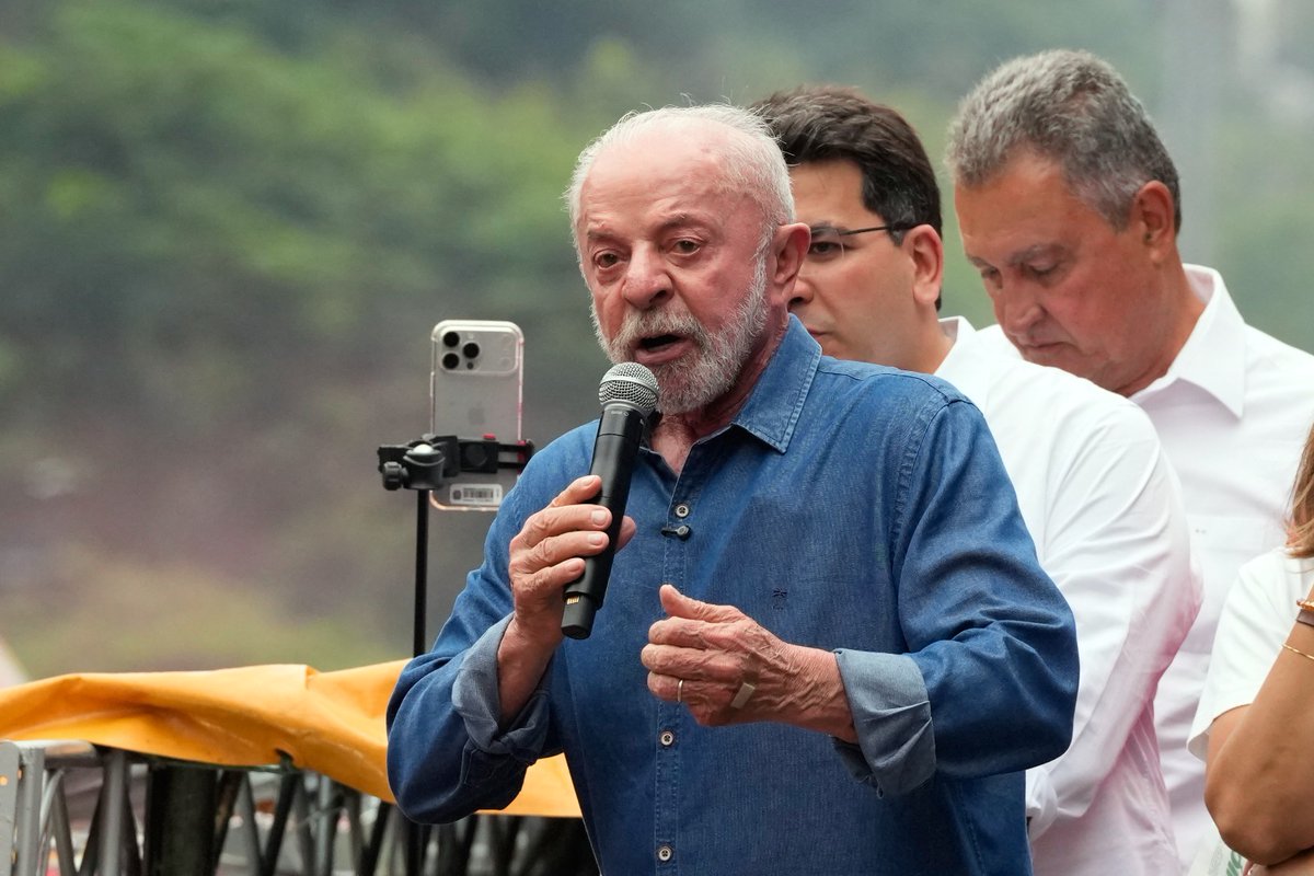 El_Universal_Mx's tweet photo. 🇧🇷 Simpatizantes del presidente de Brasil y candidato a la reelección, Luiz Inácio Lula da Silva, le muestran su apoyo en un acto de campaña en la Avenida Paulista este domingo en Sao Paulo

Lula denunció durante un acto en São Paulo una supuesta "intromisión" de la justicia electoral en contra de su candidatura

📸Fotos: AP / AFP / EFE