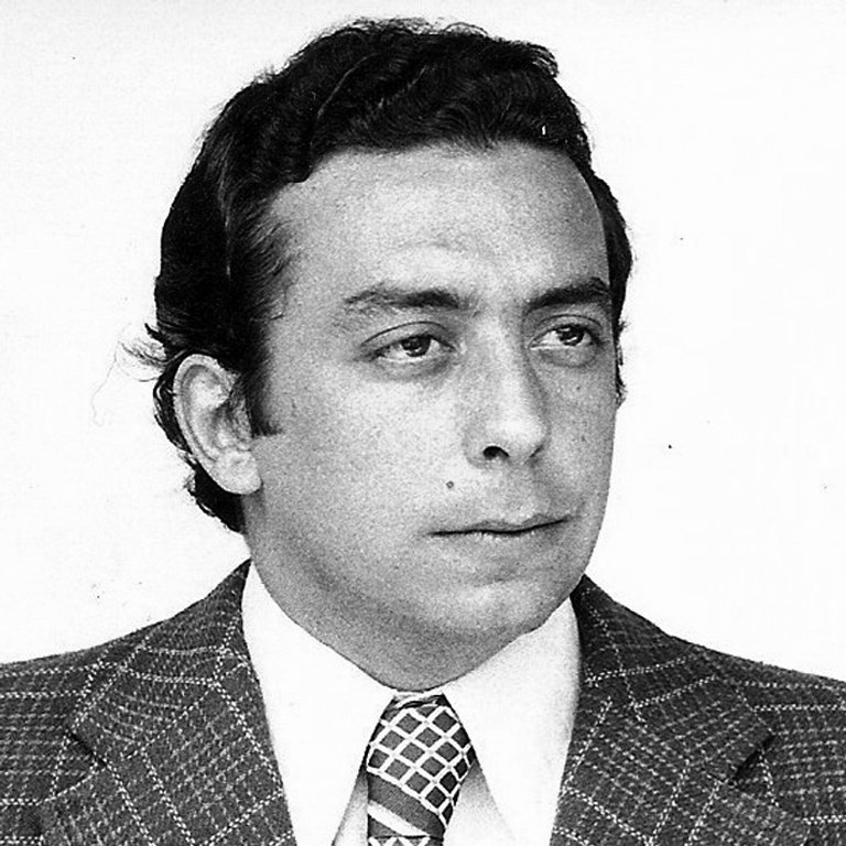 hijos_capital's tweet photo. Lucila Révora, embarazada de 8 meses, y Carlos Fassano, militantes peronistas, fueron víctimas de un operativo de los genocidas el 11/10/78

Enrique De Pedro, primer compañero de Lucila, militante peronista y padre de nuestro compañero @wadodecorrido, fue asesinado el 21/4/77 https://t.co/OUpLT2Cc8e