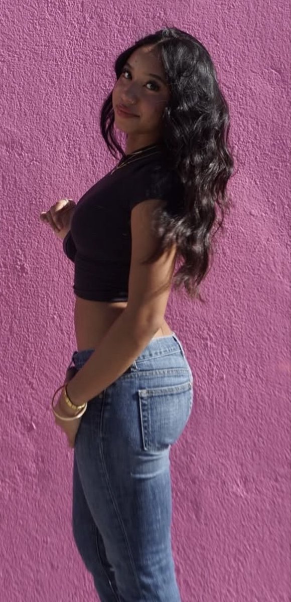 lukewr9b25's tweet photo. Sexy ass cousin π« #sexy #nolimits #candid #candids #head #prettyface #fatass #ai #asian #bikini #hs #HS #family #familia #cousin https://t.co/fPcNIeAsms
