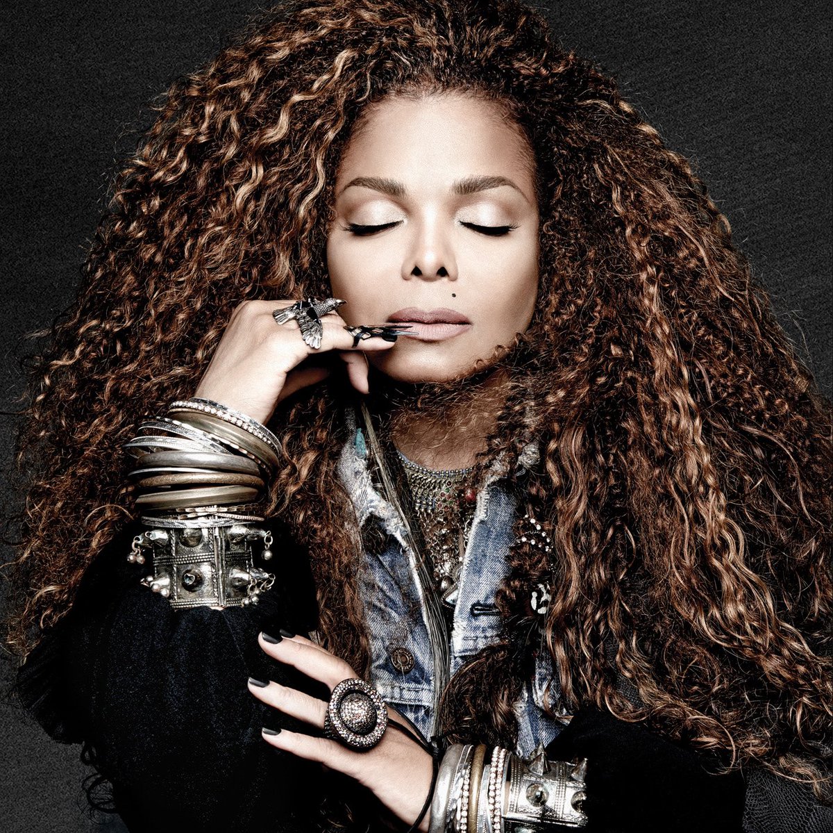 EnjoyMissJanet's tweet photo. She been thinking for 11 years https://t.co/oi4s6hDatC