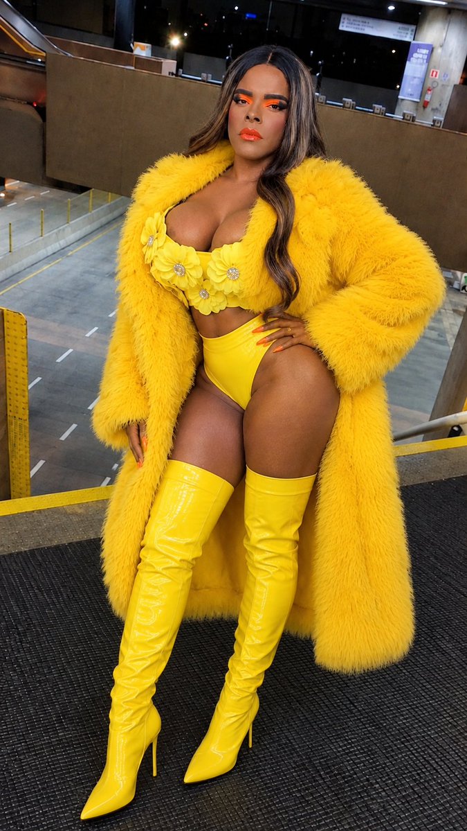 PANDORAbl5ps's tweet photo. BOA TARDE MEUS AMORES 🫈😏🥵🔥😈🥳 https://t.co/1a70TASPXw