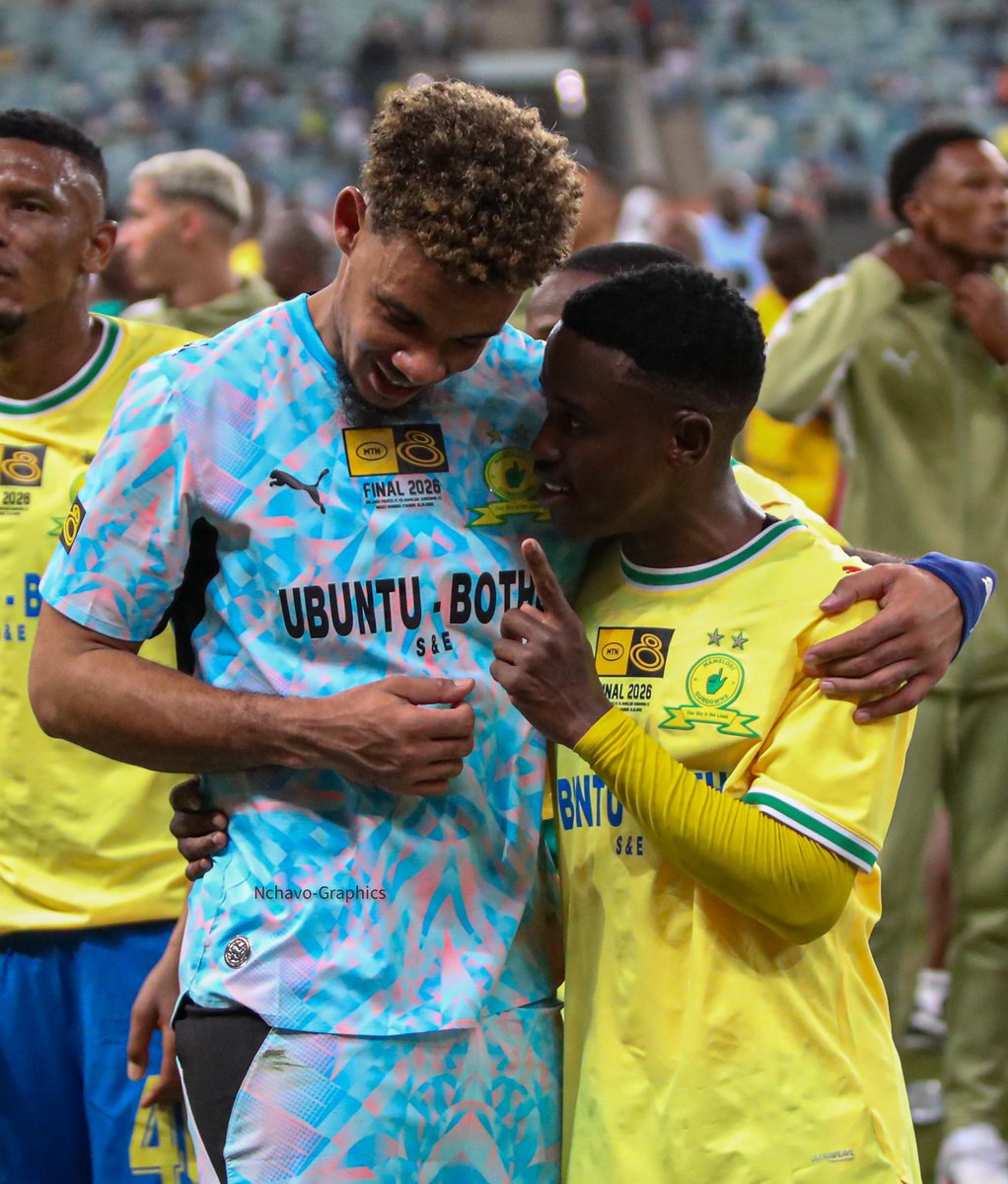 nchavoshabangu's tweet photo. A special moment of appreciation from Ronwen Williams to Siyanda Ndlovu🫂 https://t.co/ZDer23tLkZ