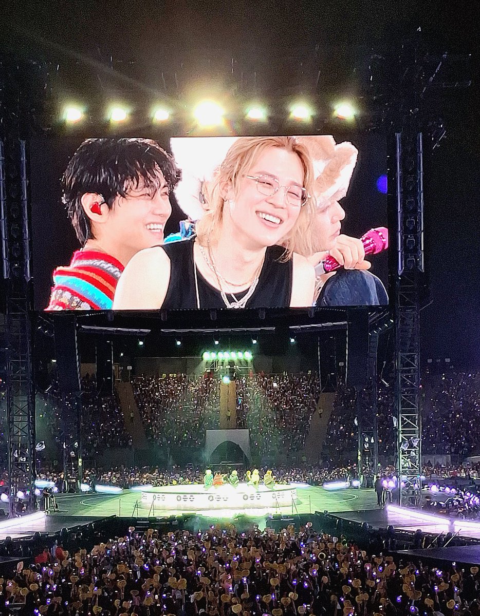 trulyjmin's tweet photo. u deserve all the happiness in the world jimin https://t.co/BSvEqLs3vQ