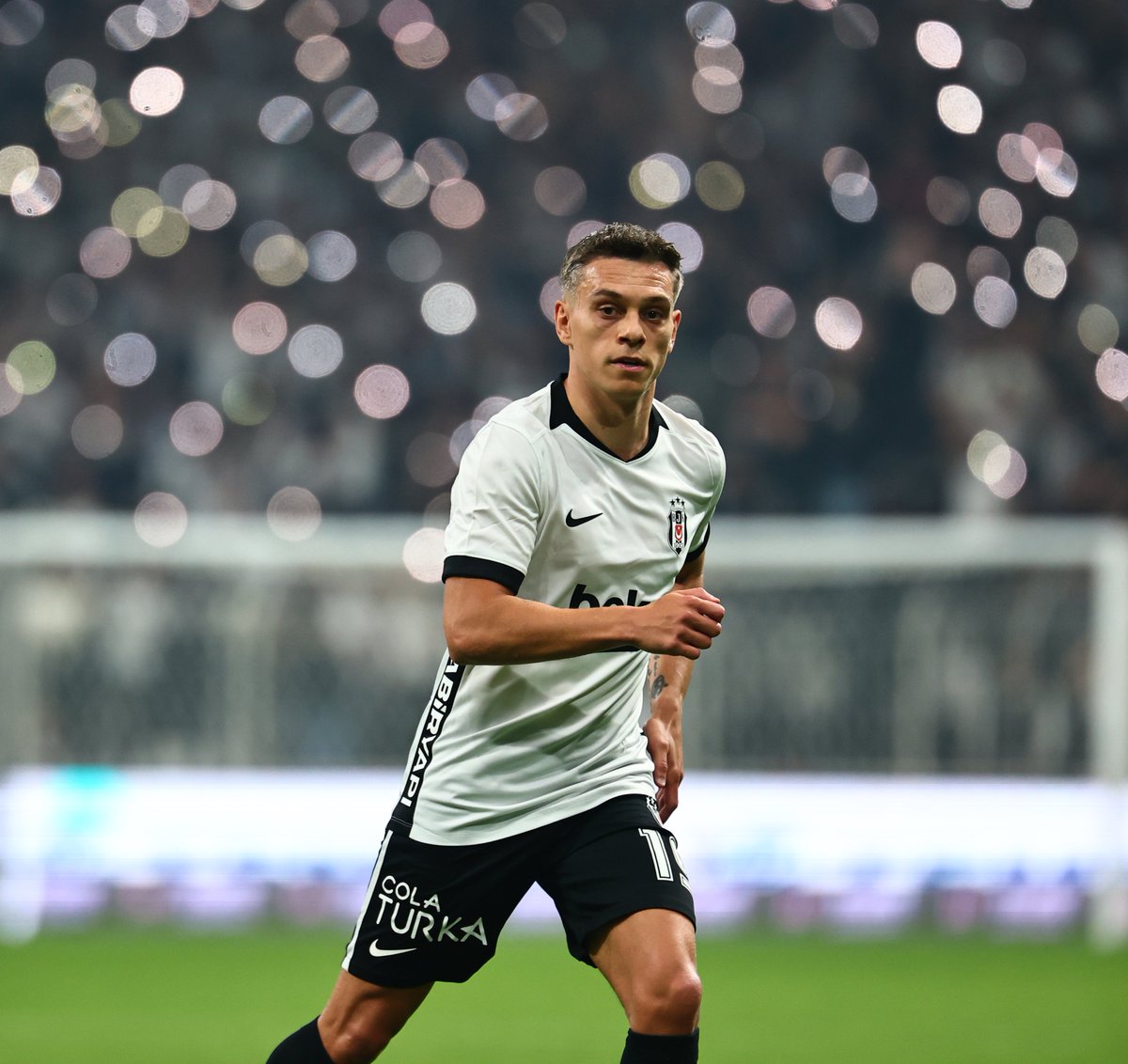 Besiktas's tweet photo. 🌟💫

Yıldızların altında. https://t.co/NJ9VgcXU68