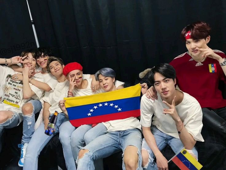 lunita_ttae's tweet photo. Todo por mi patria
#BTSinVenezuela https://t.co/mYa4R2MCkC