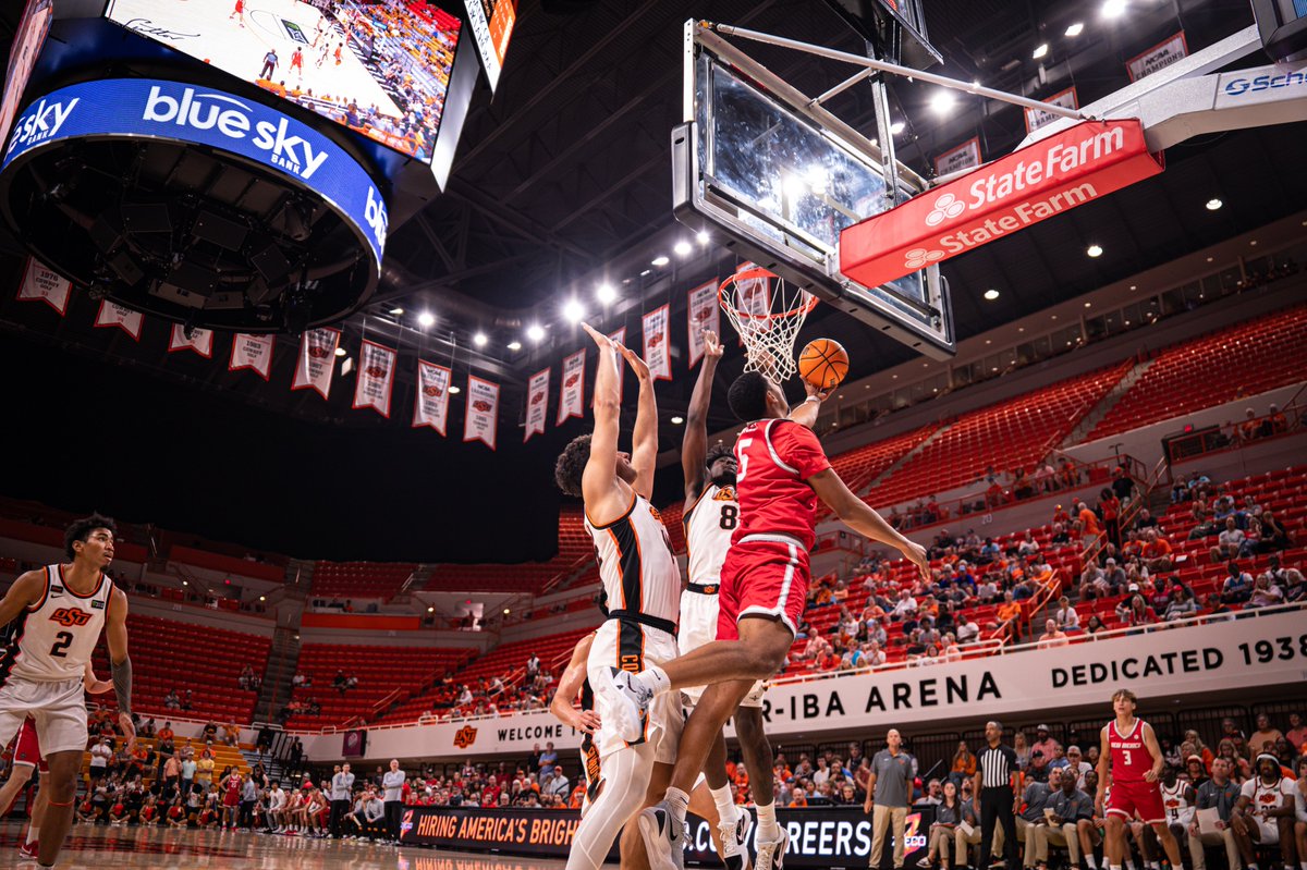 UNMLoboMBB's tweet photo. 📷 First half pics! #GoLobos https://t.co/T2KjDK6cRs