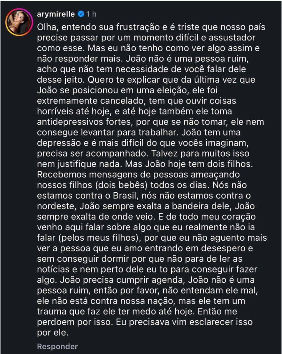 ImGoldenBoy's tweet photo. A esposa do João Gomes foi comentar pipipi-popopó sobre a postura neutra do esposo, daí veio o ator Bemvindo Sequeira e soltou essa pedrada: https://t.co/xI7GvVDahQ