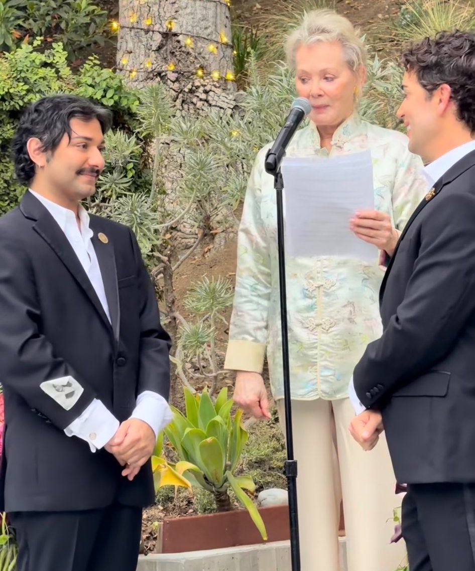 FilmUpdates's tweet photo. Jean Smart officiated her ‘HACKS’ co-star Mark Indelicato’s wedding. https://t.co/yHGgcT8Roh