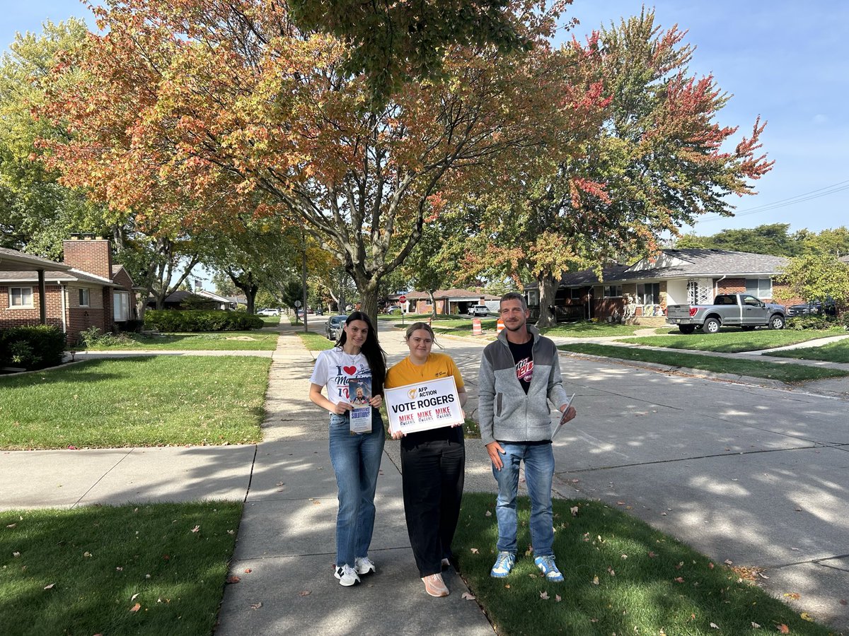 AFPAction's tweet photo. Check out our teams in action in Michigan for @MikeRogersForMI and the Alaska crew with @DanSullivan_AK! 💪

Less than 25 days. AFP Action is wasting no time. https://t.co/mhR6Z6XLod