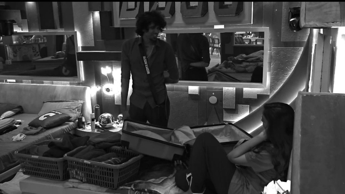 EmpteBoss's tweet photo. Jason: Neenga easy influence aaguringa... Chandhini: Nooo 
Jason: aama naan sodrathuku neega easy accept pannikuringa! 😌💯

#BiggBossTamil10 #Chandini #Jason https://t.co/jC9Hntu0yn