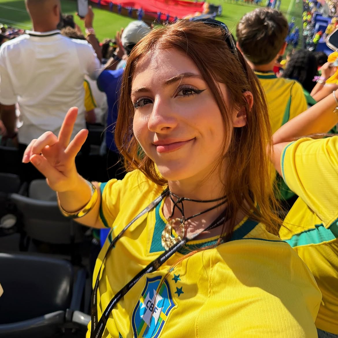 republiqueBRA's tweet photo. ⭐️ 🇧🇷 Streamer e influenciadora Sofia Espanha sinaliza apoio a Lula no 2º turno das eleições. https://t.co/Ae7xf43jDw