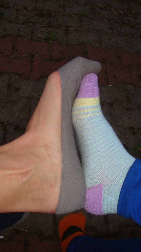 FanBigFeetW1's tweet photo. Name: Hania 
Size: 45eu 👣

#bigfeet #feet #pies #bigfeetgirls #pies #feetcontent #PiesBonitos #tallgirl https://t.co/NGFojA4kNB