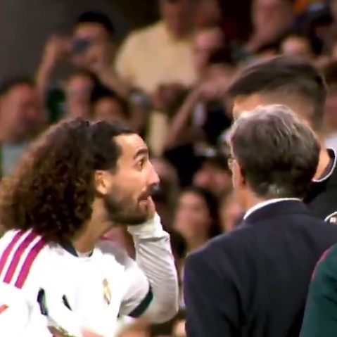 MadridXtra's tweet photo. 🚨 Marc Cucurella after Vini Jr.’s red card:

“I hope you also give them a red card if someone even touches a STRAND of my hair.” @MMajeedX https://t.co/pxsEK3EcfZ