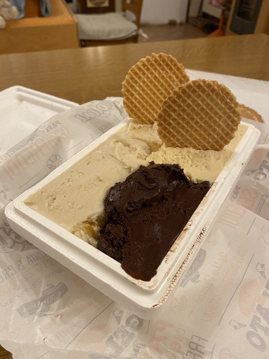 LaraDelPizzo's tweet photo. La vita è come il gelato ,si gusta, si scioglie, si trasforma. Ogni età ha la sua dolcezza, bella nel momento in cui la viviamo. Tutto è effimero, ma i ricordi custodiscono il sapore di ciò che ci ha resi felici. #vita #icecream #gelato https://t.co/v4122YEmXt