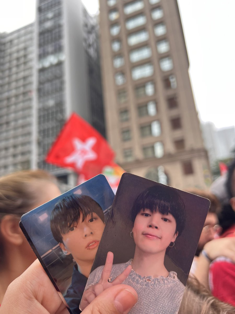 lesbiminie's tweet photo. kookmin contra o bolsonarismo https://t.co/odQ8ODW708