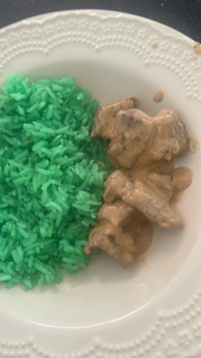 swanumbra's tweet photo. Mania de fazer arroz colorido https://t.co/Ke5wk23uMq