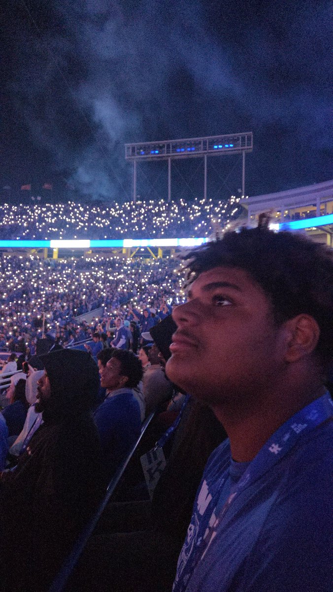 LJ_94_Smith's tweet photo. BBN you did NOT disappoint. Best part of the unofficial visit was y'all. Cannot wait to be back in Lexington. Congrats on the win. #brotherhood #FrSzn #LinemenHoopToo
@pete_nochta13 @cutterleftwich @coachwillstein @UKSportsNetwork @UKAthletics @UKFootball
@Coach_paulrod @dallasWarmack @CoachKleffner @coachjoesloan  @SteinsStuds @StevenRummage @LMHSCoachPorter
@KyFutureStars @barkleytruax @PrepRedzoneKY