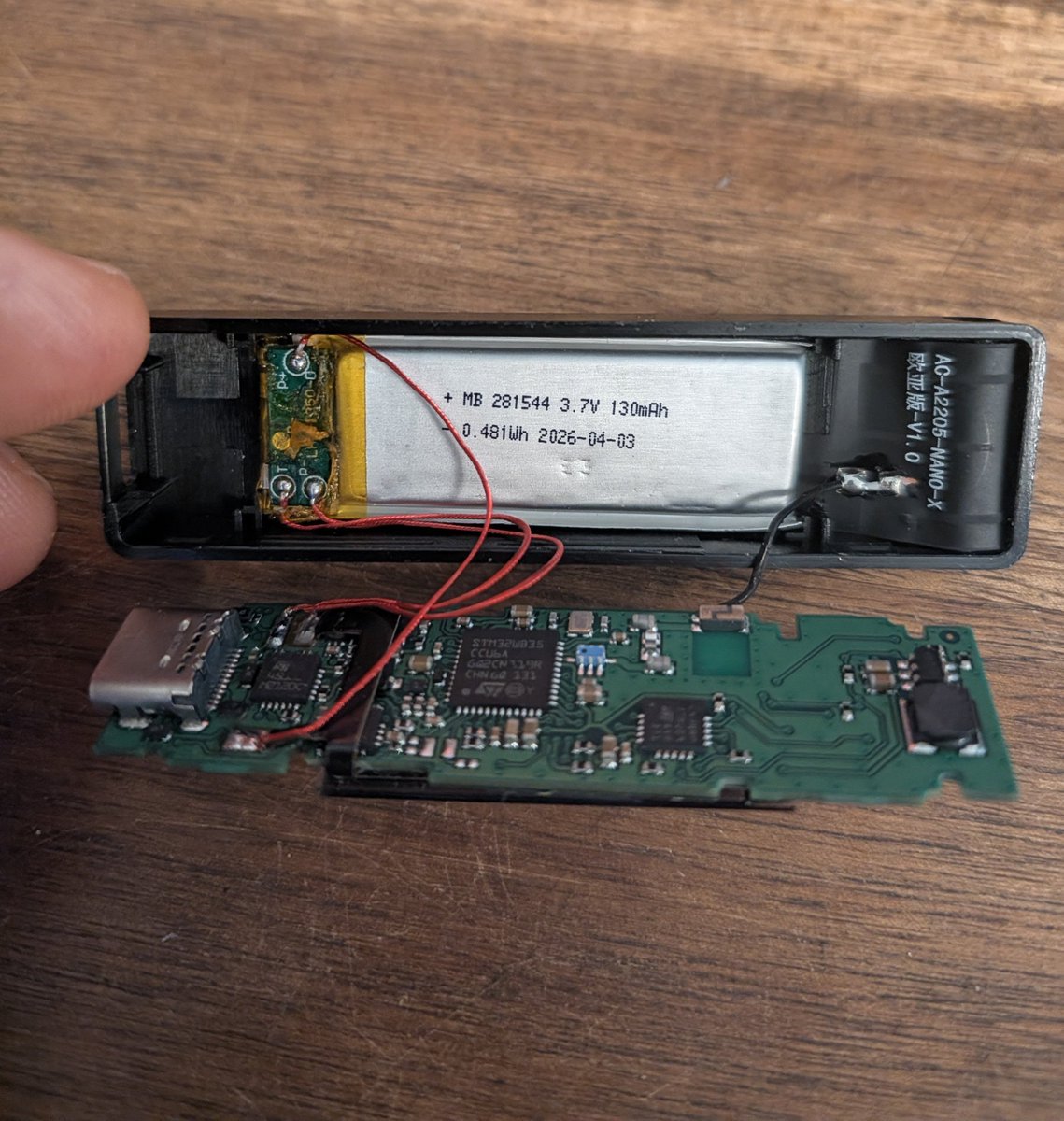 RatPoisonaut's tweet photo. ⚠️Tampered @Ledger device was sold at @MediaSaturn_CN.⚠️ MediamarktSaturn is europes largest consumer electronics dealer. The LTE module is euro specific.
Fake Ledgers sold in Europe!!! https://t.co/QcLFvMMwkm