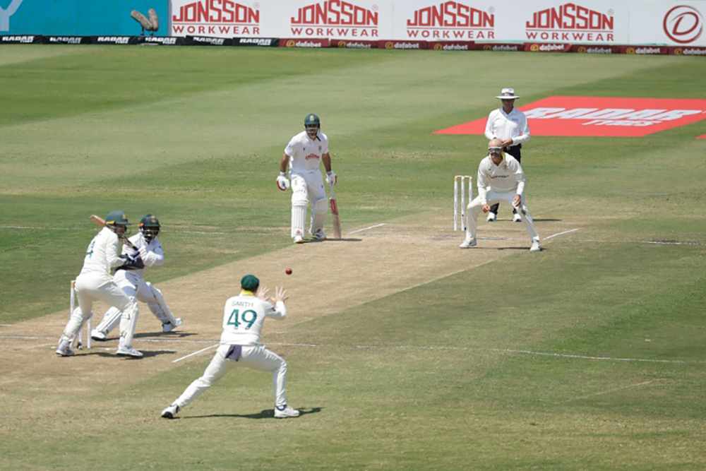 Cricket_World's tweet photo. 🏏🇦🇺 AUSTRALIA IN CONTROL IN DURBAN!
Australia bowl South Africa out for 284 before reaching 33/0 at stumps on Day 3 of the 1st Test.

🇦🇺 Australia: 390 &amp; 33/0
🇿🇦 South Africa: 284
🔥 Australia lead by 139 runs!

https://t.co/kqaT0eI6dS

#SAvAUS #TestCricket #CricketWorld https://t.co/EAs2QdPx1s