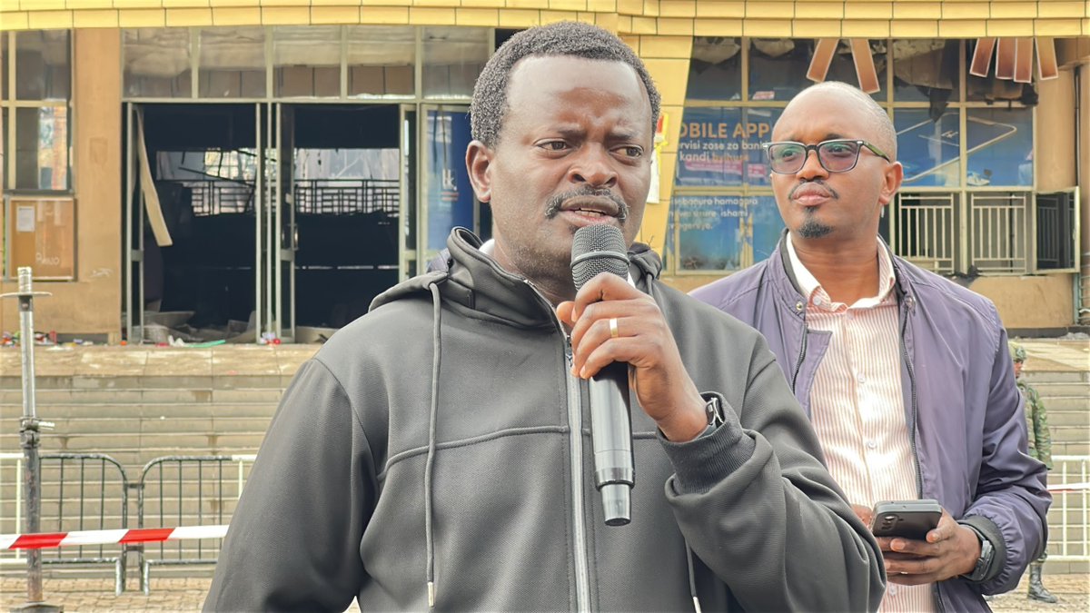 vivathetraveler's tweet photo. Musanze mayor urges caution after fire guts GOICO market 

READ MORE...
https://t.co/PIsVPyXswI https://t.co/a5ksOPUrgz