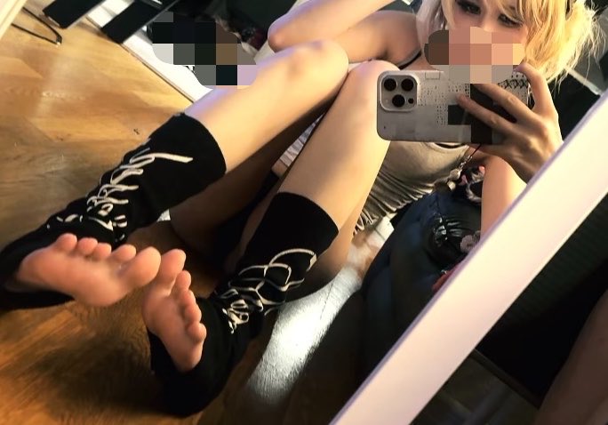 weakforaliee's tweet photo. low quality pics cause i’m lazyyy [and need to go shopping]( ꩜ ﹏ ꩜;)⁭ ⁭
findom paypig feet cuck findumb https://t.co/8TLKmL5GRD