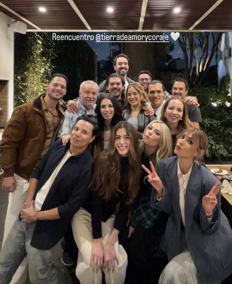 LEONAxTINISTA's tweet photo. Amoooooo 🙂‍↔️💘🫶🏻!!!! https://t.co/cWc2TUZNkn