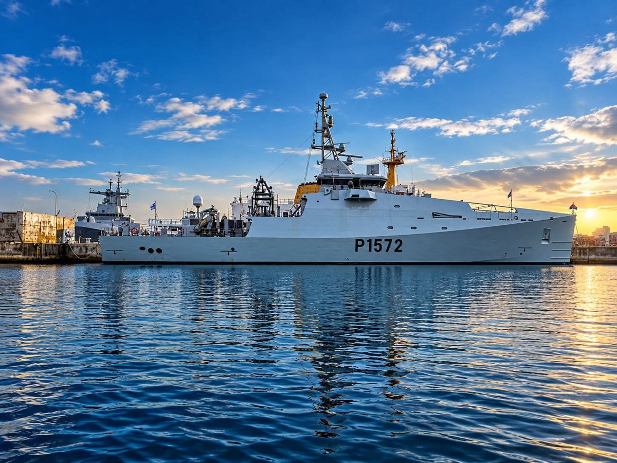 thyphoidjack's tweet photo. South African Navy: SAS King Shaka Zulu (P1572)

Role: Designed for inshore maritime operations, including anti-piracy, search and rescue, deep-diving training, and combatting illegal fishing along South Africa's coastline.

#warships #simonstown #SANAVY https://t.co/bO7F3zlbCf