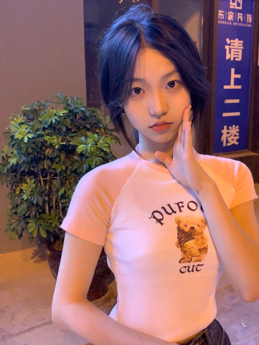 michelle66th1's tweet photo. 从小缺爱～睡不着想想，

有人想锐评一下我的15岁的福嘛 ？🥹   

不要🚪赶紧看，我要删了… https://t.co/x27sbz1sE6