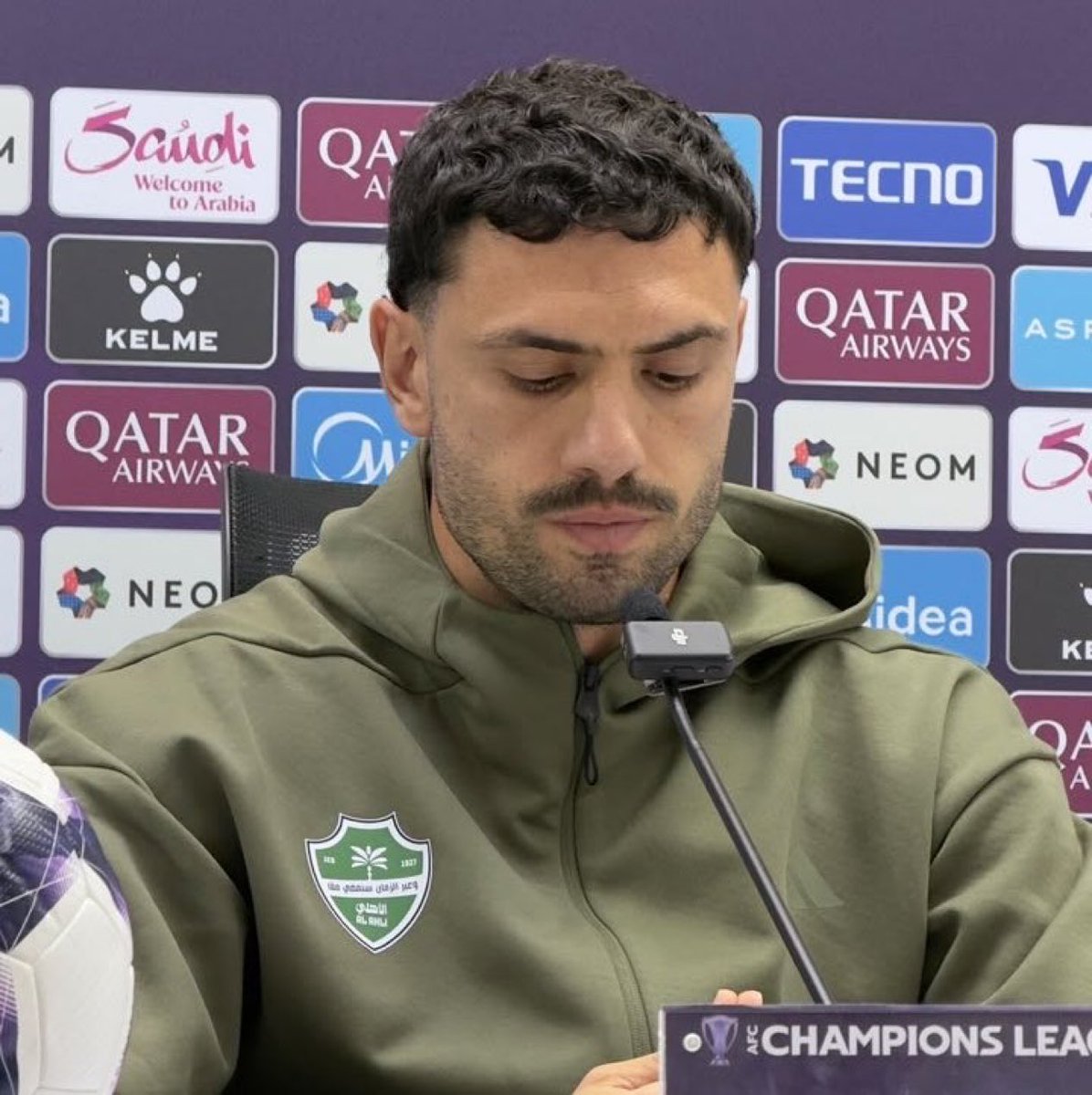 Nawaf_STATS's tweet photo. 🚨🚨🚨🚨🚨⚠️ ميريح ديميرال:

أولًا، أريد أن أتحدث عما يحدث في المملكة، نحن نلعب كرة القدم، لكن لا أستطيع أن أبقى صامتًا تجاه هذا الأمر.

أتمنى الشفاء العاجل لجميع المصابين في هذا الهجوم الإرهابي، وأقول إنه إرهابي لأنهم يستهدفون المدنيين الأبرياء دون أي سبب، وأسأل الله أن يرحم من فقدوا حياتهم، ودعواتي وقلبي معهم.

المملكة بلد قوي جدًا، وستتجاوز هذه الأزمة، إنها بيتي الثاني، ونحن دائمًا نشعر فيها بالأمان والسعادة.