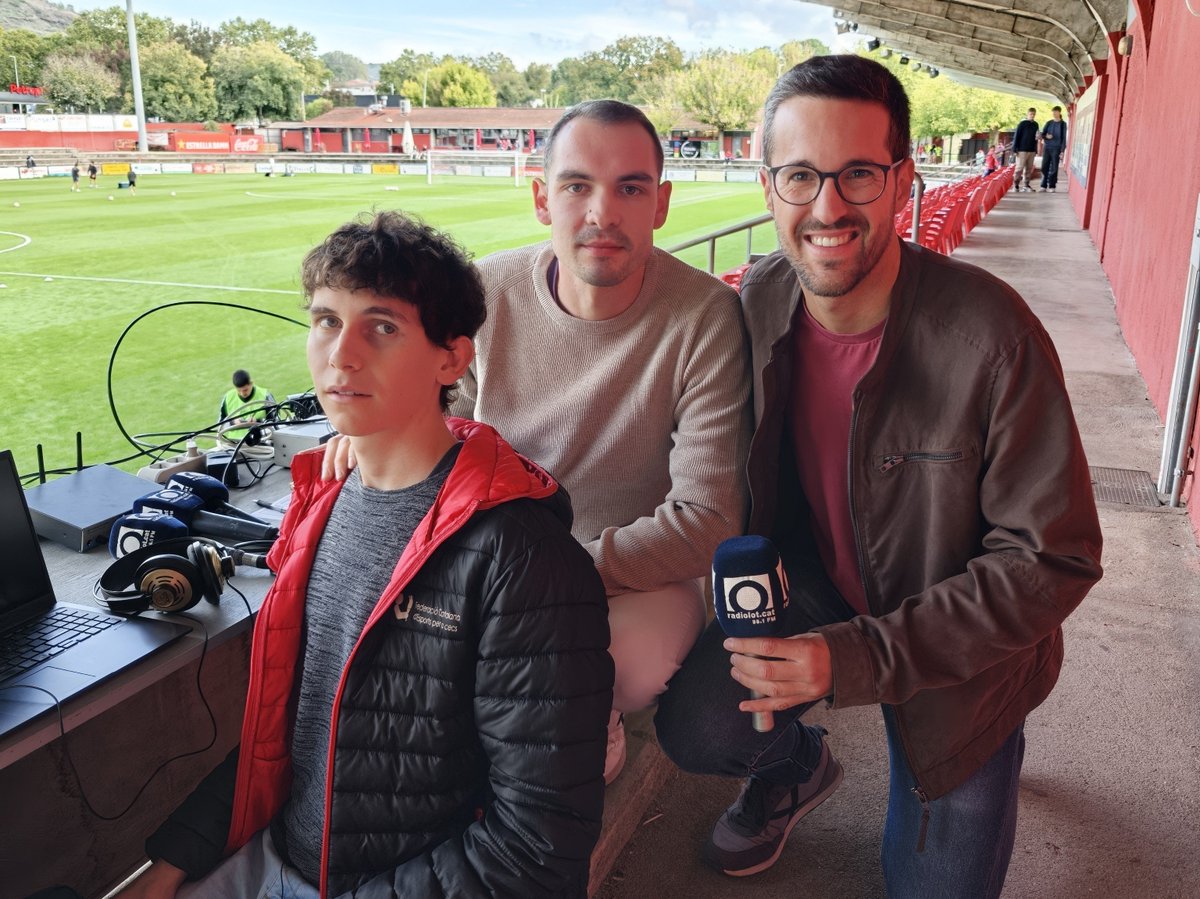 RadiolotEsports's tweet photo. 🔊 Comencem la retransmissió del @UEO1921 - @TerrassaFC!

A la recerca de la primera victòria a l'Estadi Municipal d'Olot! https://t.co/9VGl0bvLAz