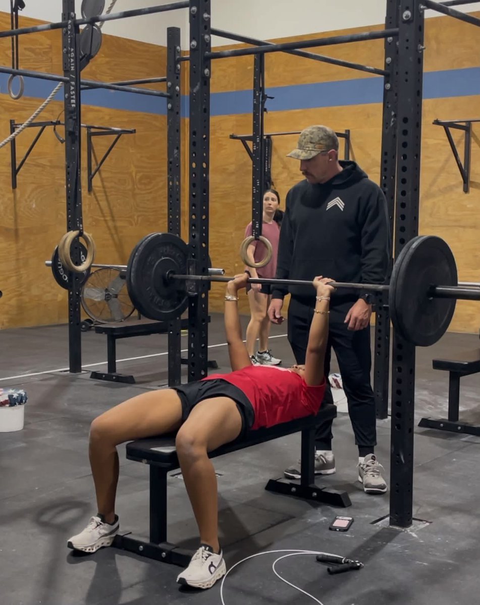 CurrieBaller2's tweet photo. 1% better each day! Small adjustments at the plate + pushing myself in the gym! @CoachMcFalls @LauraHeberling @JackNLucysDad @CoachJayGwyn @KUSoftball @ArmorEliteFP @armoreliteoneal @BSherSB @_aubreyevans @MizunoSportsUSA @USASoftball @USASoftballWNT @USASoftballJWNT @SoftbalAmerica @CoachJenMac @BradyVernon @MaxPreps @ExtraInningSB @LineDsoftball @Brett_eads @los_stuff @PrepSoftball @AkiemBailum @KaylaLombardo11 @PGFnetwork @THEWOWSB @fastpitchwatch @DiamondAddicts @5StarEliteSB @MSPtakeover @ARsoftballcent @ARPrepSports @AllArkansasPrep @ARsportsnetwork @BHSGoBearcats @BrooklandHS_SB @clearyjr @deltaclearybsb @ZGeorge_7 @CamWoodBats @helms_wes @treysikes22 @CFRidgeCity @Ramichie82