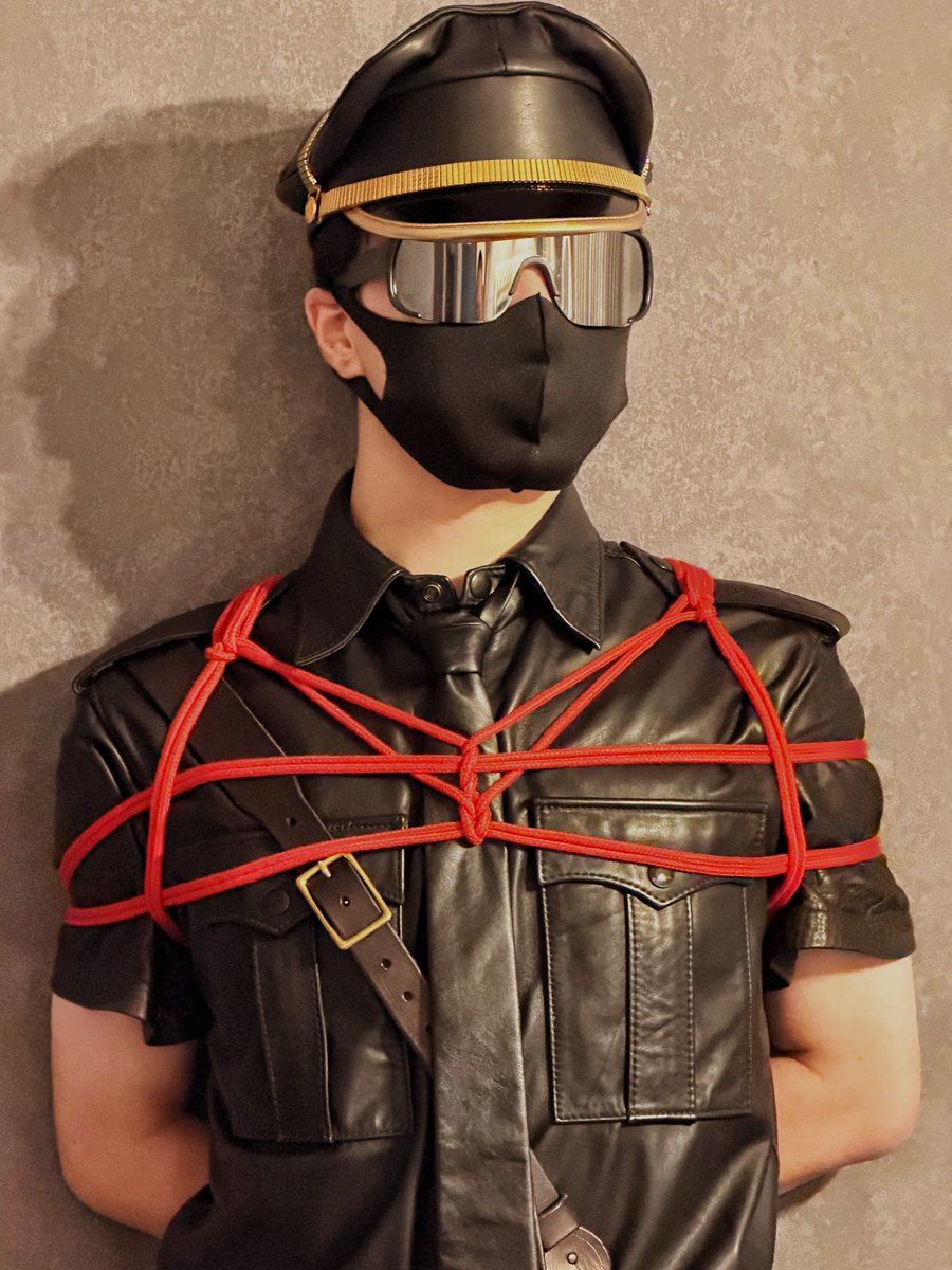 LTHRLEX_'s tweet photo. Leatherman’s aother side https://t.co/bHHQN80VzB