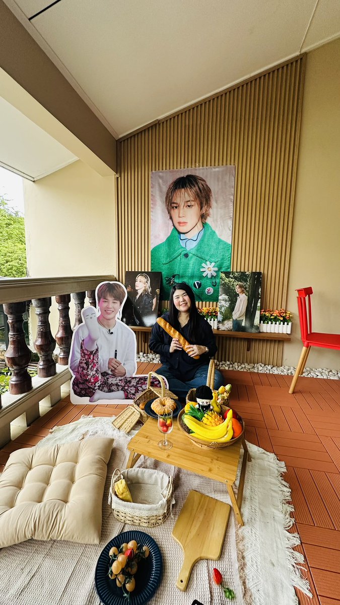 kphusanisa's tweet photo. วันนี้ไปคาเฟ่วันเกิดน้อง Jimin จัดสถานที่ได้สวย และน่ารักมากๆ มีมุมถ่ายรูปเยอะแยะเลย กอว.ดีงามมากๆ แถมมีรถตุ๊กๆ บริการรับ-ส่งด้วยค่ะ วันนี้เล่นเกมบิงโก ได้ Face ของจีมิน ขอบคุณทีมงาน @OurProjectBTS ทุกคนมากๆ จะไปทุกงานเลยค่ะ 🫶🏻💜
#myprinceisjimin
#OurProjectBTS
#HappyBirtdayJimin https://t.co/wGwJM8ZNWh