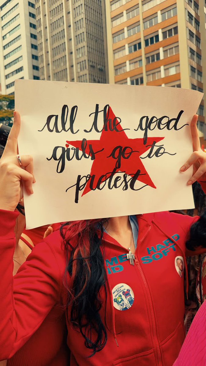 InfoBillieBR's tweet photo. ALL THE GOOD GIRLS GO TO PROTEST 

#FandomsComLula https://t.co/PbM3Acggea