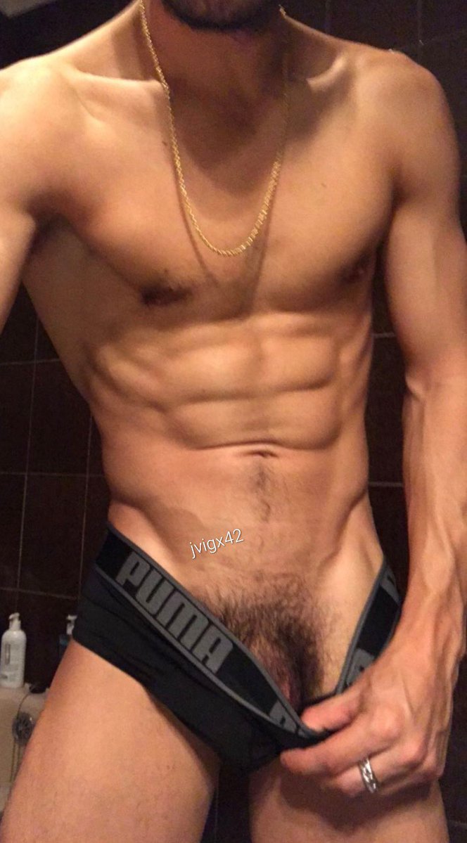 jvigx42's tweet photo. quien quiere ver lo que hay debajo? https://t.co/c5M1DLFhQ2