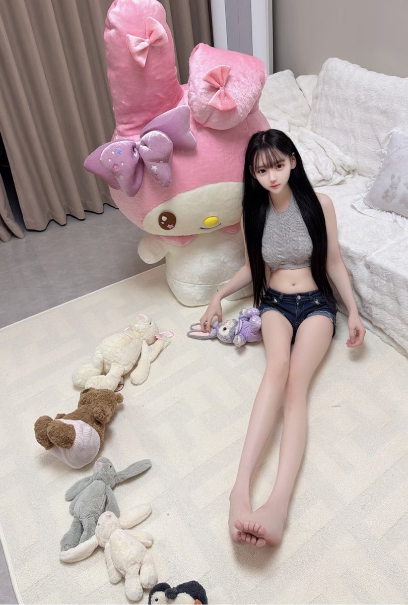 Amarie31dcc's tweet photo. 从小缺爱～

有人想锐评一下我的14岁的福嘛 ？🥹   

不要🚪赶紧看，我要删了… https://t.co/14r3G4f0Yj