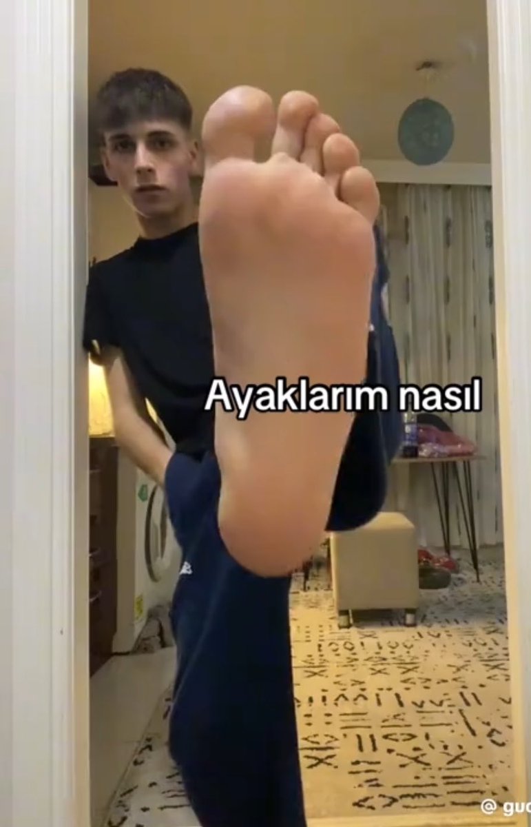 Turk_unluayak's tweet photo. Tertemiz tabanlar

Bal dök yala o derece

Keko tipli ama yakışıklı🔥 https://t.co/7VqgsNUsh2