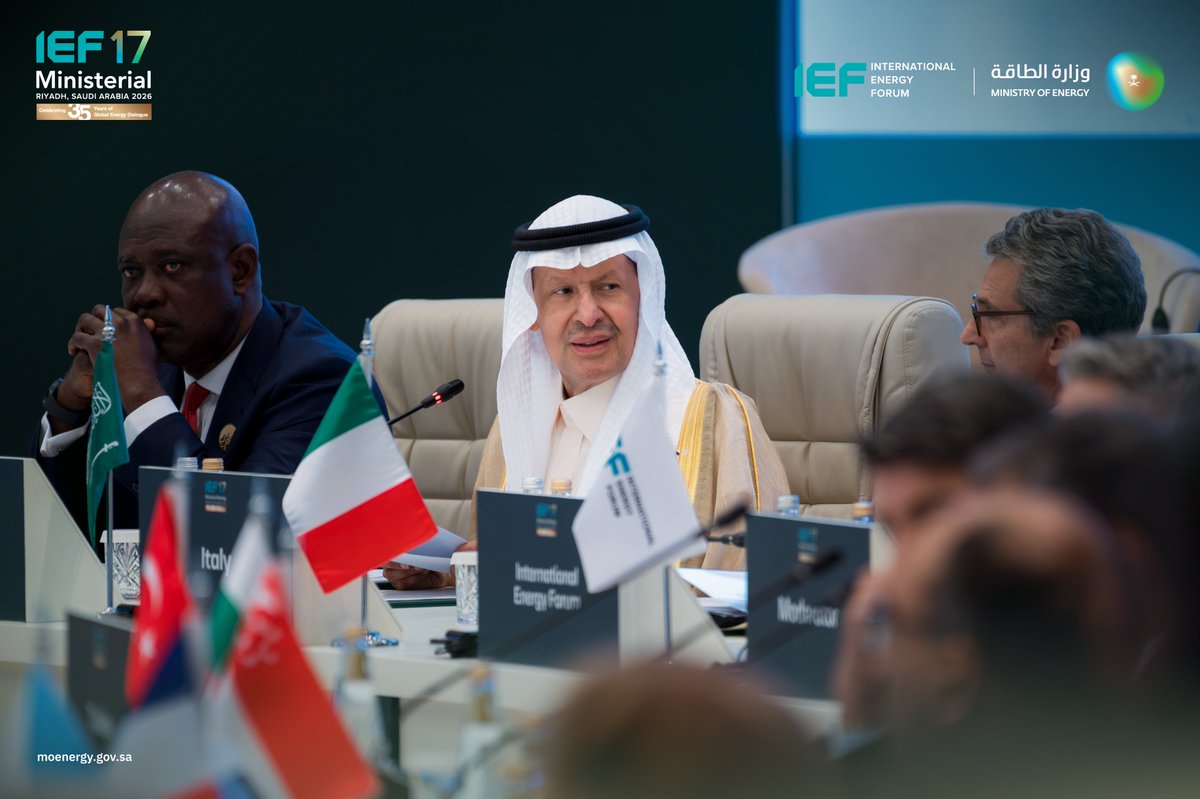 MoEnergy_Saudi's tweet photo. سمو وزير الطاقة وزير الصناعة والثروة المعدنية يفتتح أعمال الاجتماع الوزاري السابع عشر لمنتدى الطاقة الدولي (IEF17)، في الرياض، تحت عنوان: أمن الطاقة والأهداف المشتركة في عصر جديد. https://t.co/uvGwSztQkh