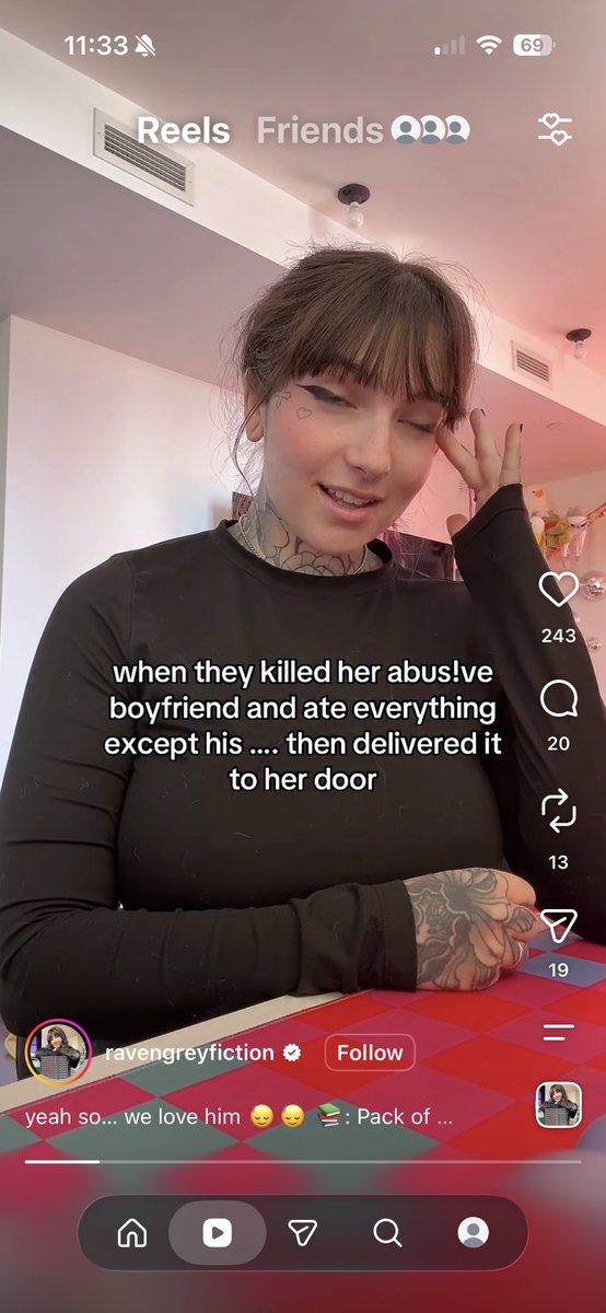 fujodih's tweet photo. booktok isn’t even that bad compared to whatever instagram got going on https://t.co/3hSwMII8oK