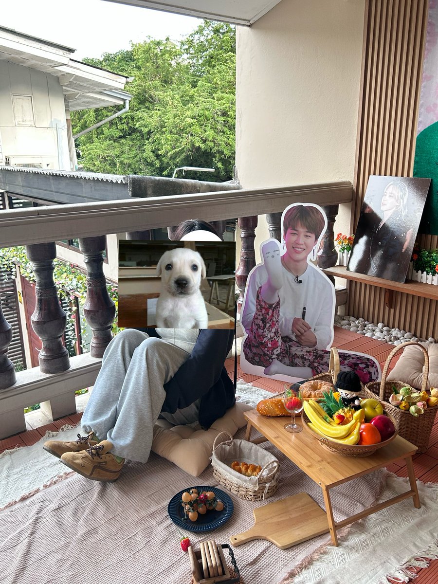 0401Bii's tweet photo. ขอบคุณแม่งาน พ่องาน พี่งาน สตาฟ มี่มี่ ทุกคนเลย บรรยากาศเปนกันเองม่่าก 😭😭 อบอุ่นสุดๆๆๆๆๆ มู้ดเฟ่ดีม่่าก 100000000000/10 ขอบคุณพี่ๆ หลังบ้านที่เหนื่อยน้าคะ (◜◡◝) แฮปปี้ม่่่ากๆๆๆๆ

🎀⭐️⭐️⭐️⭐️
#myprinceisjimin
#HappyBirthdayJimin 
#Happyjiminday
#OurProjectBTS https://t.co/hfWzThF919