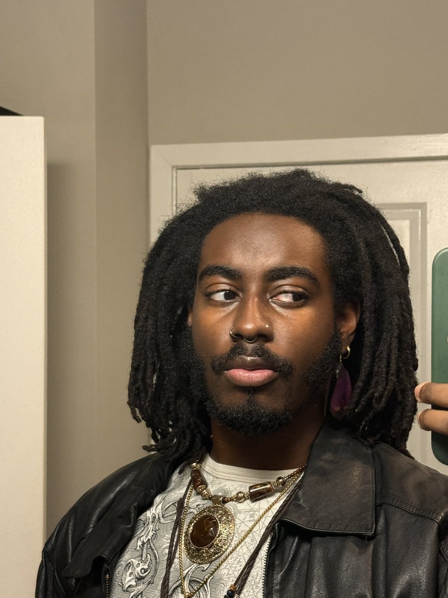 ayejaylen_'s tweet photo. Leather jacket szn 🖤 https://t.co/j3qi3gLRZY