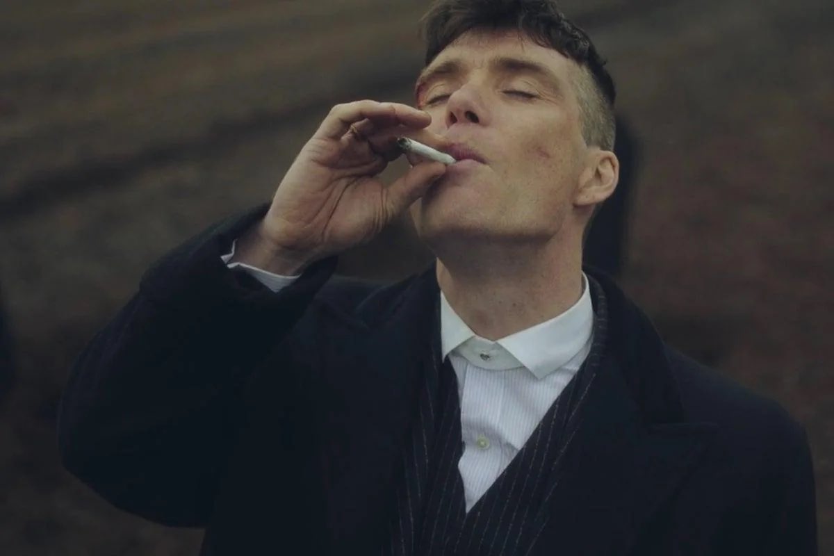 Bastoo07's tweet photo. Bırakmaya çalışıyorum ama yayında çalan şarkılarla yakılan tütsünün verdiği minimum keyif 🚬 #picemiyeti https://t.co/snIxkHb0MC