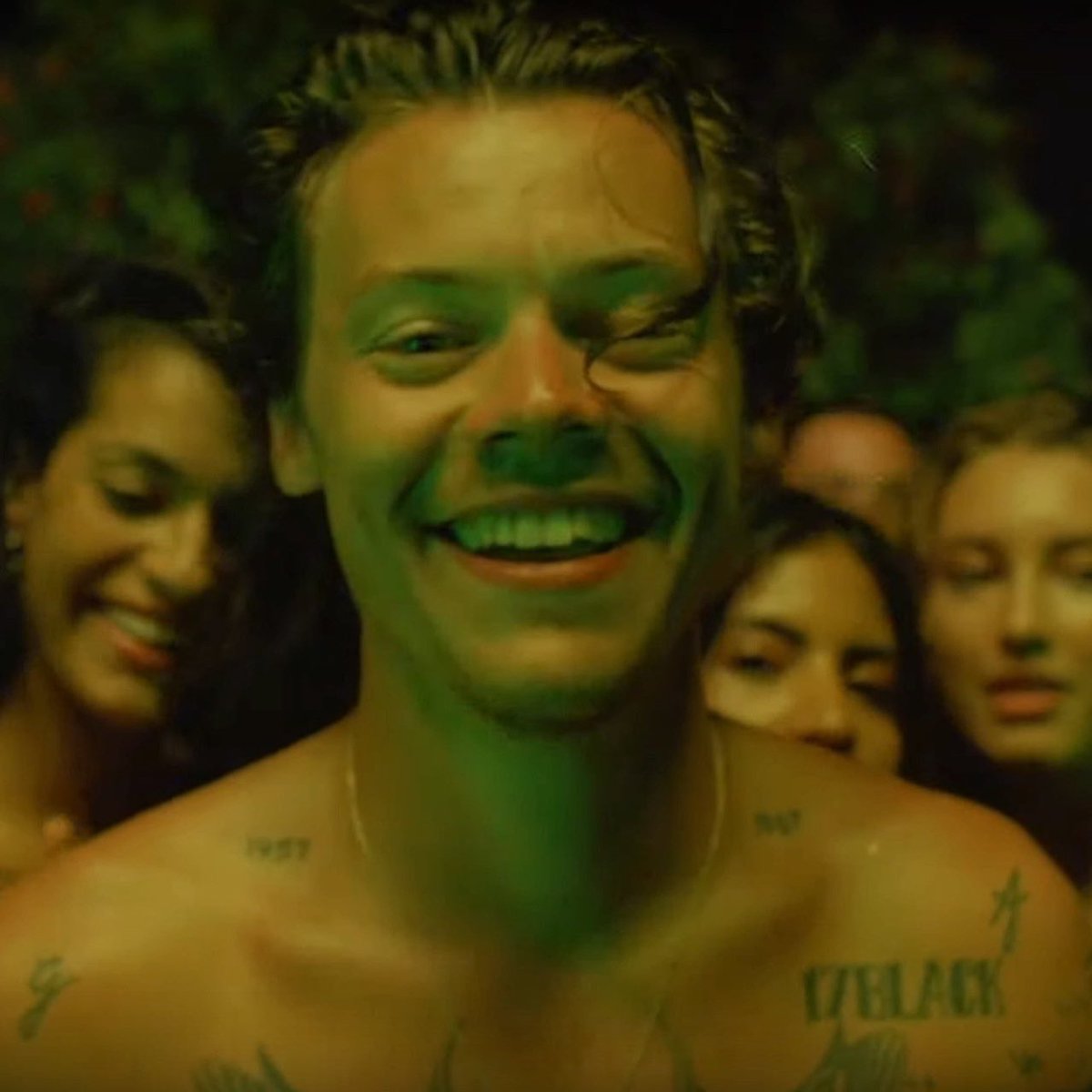 _inmusic_'s tweet photo. 🔙| 7 years ago today, Harry Styles released “Lights Up.” https://t.co/RxNDrDKrl2