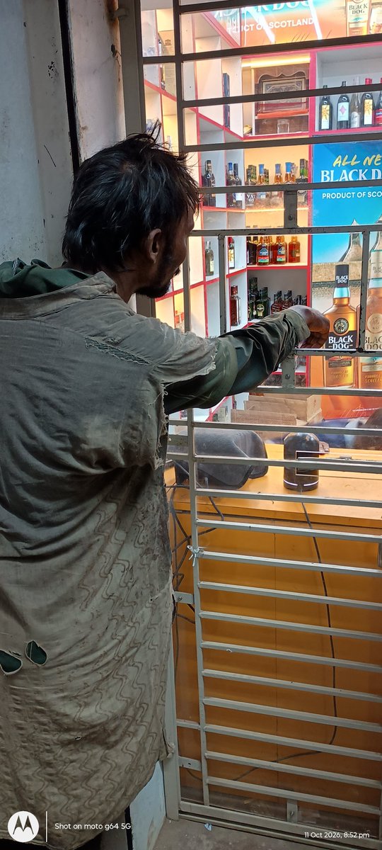 SugangaKeshari's tweet photo. I followed him from the Khandagiri foot overbridge to see where he was going, only to find he reached his destination.
​My humble request to @CMO_Odisha: kindly allow an FL shop near every foot overbridge, because these people are walking 2–3 km just to contribute to state revenue!

also request @cpbbsrctc to check each foot overbridge at night, as these people are taking shelter there.