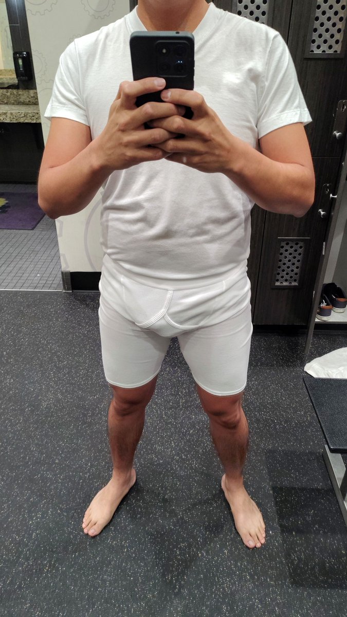 pb_winston's tweet photo. Morning gym shower https://t.co/eNAH0hPd4T