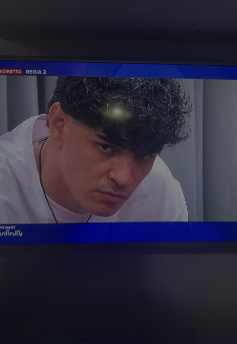 l1vid1's tweet photo. scemoooo mi manchi 😭😭😭😭💔💔💔💔
#gfvip https://t.co/J0AaAtjTol