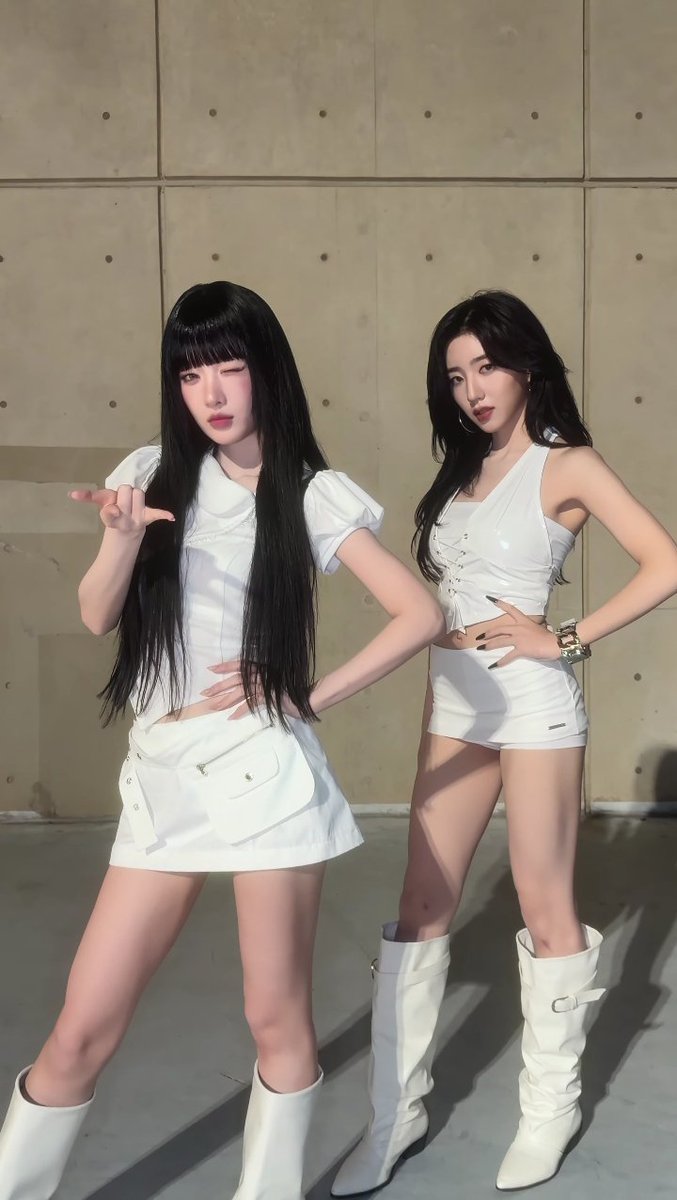 HaizulByezul's tweet photo. HOLY VISUAL 
#tripleS #트리플에스 
#YooYeon #유연 #SoHyun #소현 https://t.co/Ak2b1k7Yhk