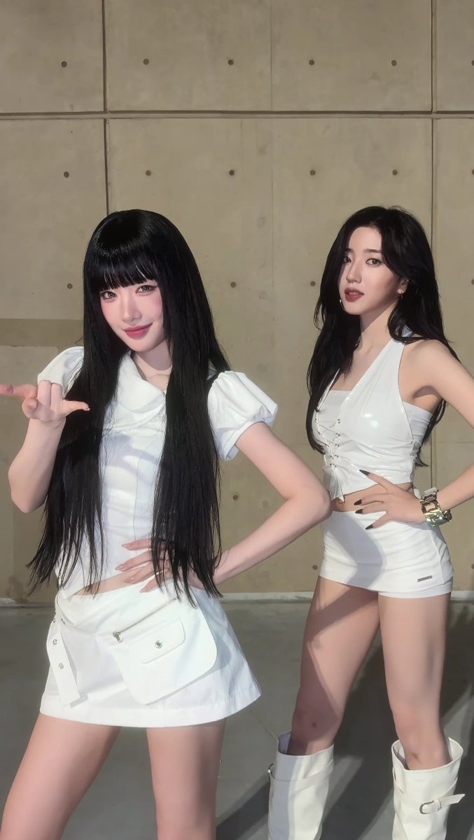 HaizulByezul's tweet photo. HOLY VISUAL 
#tripleS #트리플에스 
#YooYeon #유연 #SoHyun #소현 https://t.co/Ak2b1k7Yhk
