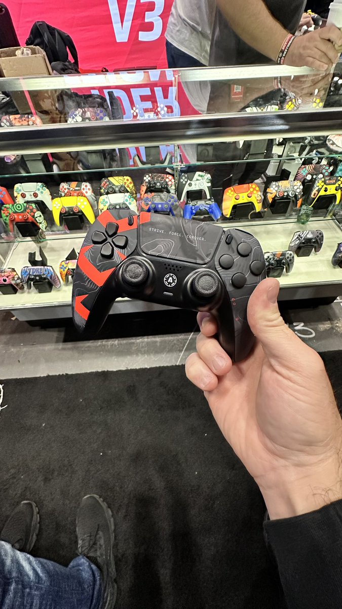 AimControllerss's tweet photo. @iamExpel We cleaned him up https://t.co/5hJJELlvle